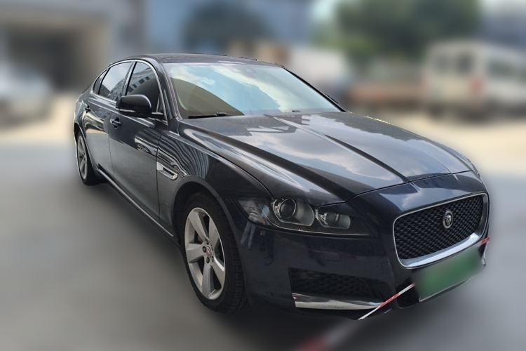 Used Jaguar XFL 2020 XFL 2.0T P200 Two-Wheel-Drive Elite Edition Front Right 45 Deg