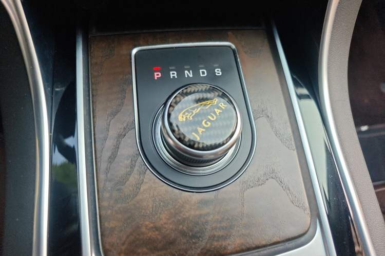 Used Jaguar XFL 2020 XFL 2.0T P250 Four-Wheel Drive Luxury Edition Gear Lever