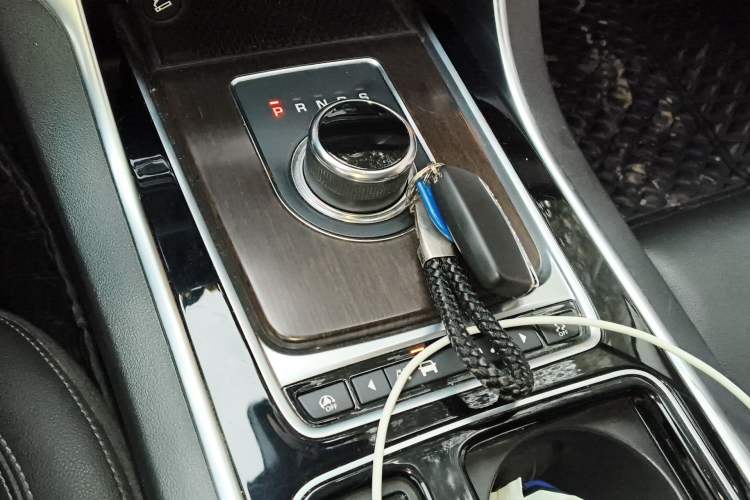 Used Jaguar XFL 2020 XFL 2.0T P200 Two-Wheel-Drive Elite Edition Gear Lever