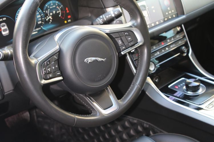 Used Jaguar XFL 2020 XFL 2.0T P200 Two-Wheel-Drive Elite Edition Interior 1