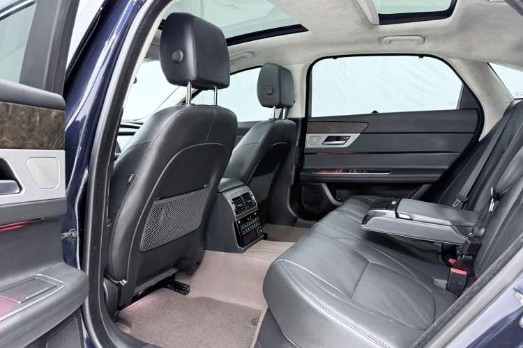 Used Jaguar XFL 2020 XFL 2.0T P250 Four-Wheel Drive Luxury Edition Interior 6