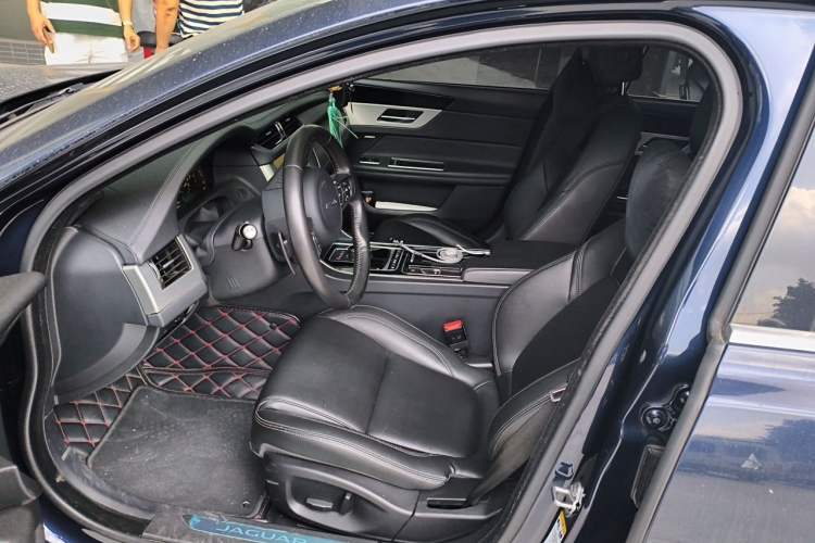 Used Jaguar XFL 2020 XFL 2.0T P200 Two-Wheel-Drive Elite Edition Left Front Seat