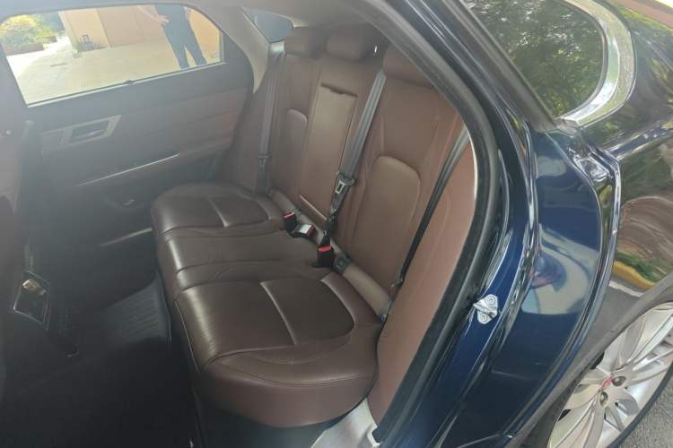 Used Jaguar XFL 2020 XFL 2.0T P250 Four-Wheel Drive Luxury Edition Left Rear Seat