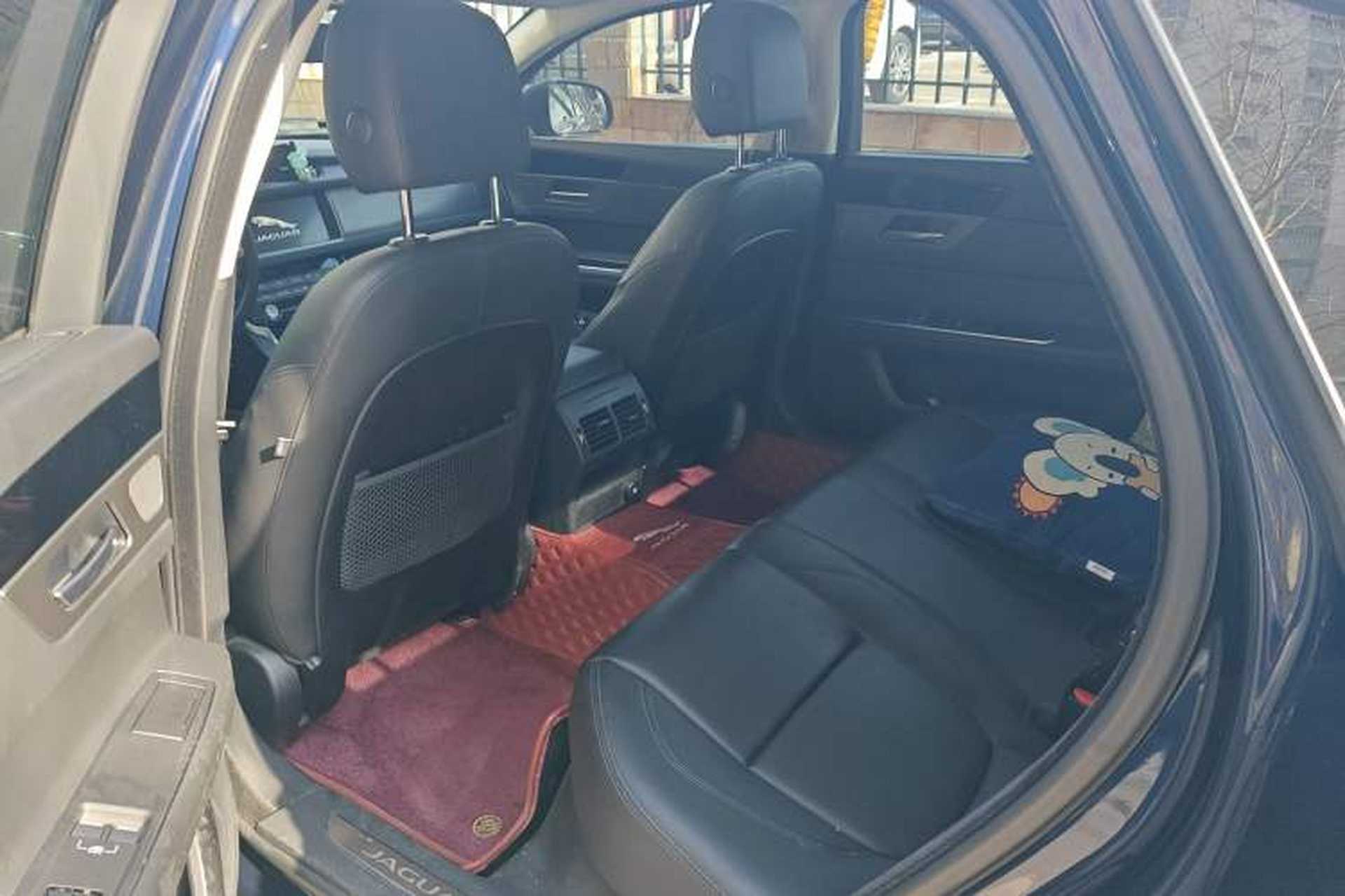 Used Jaguar XFL 2020 XFL 2.0T P200 Two-Wheel-Drive Rally Flag Edition Left Rear Seat