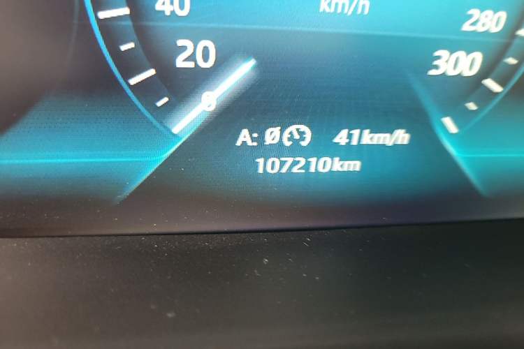 Used Jaguar XFL 2020 XFL 2.0T P200 Two-Wheel-Drive Windflower Edition Odometer Close Up