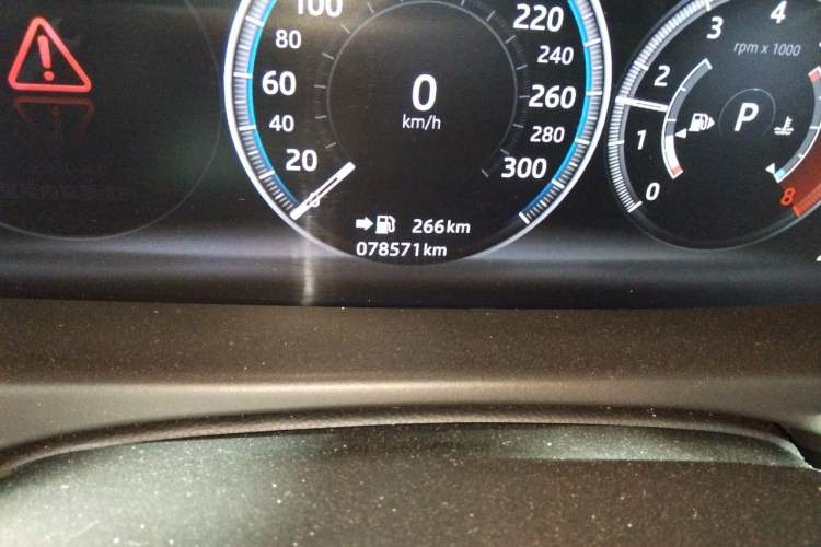 Used Jaguar XFL 2020 XFL 2.0T P250 Two-Wheel-Drive Luxury Edition Odometer Close Up