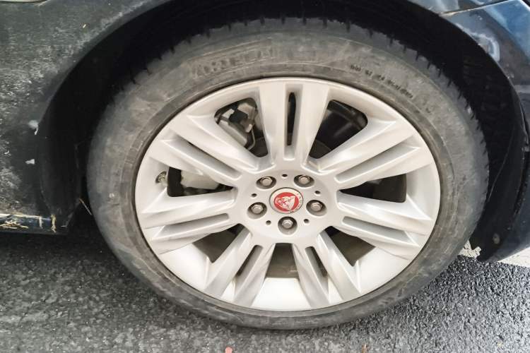 Used Jaguar XFL 2020 XFL 2.0T P200 Two-Wheel-Drive Elite Edition Right Front Wheel Hub