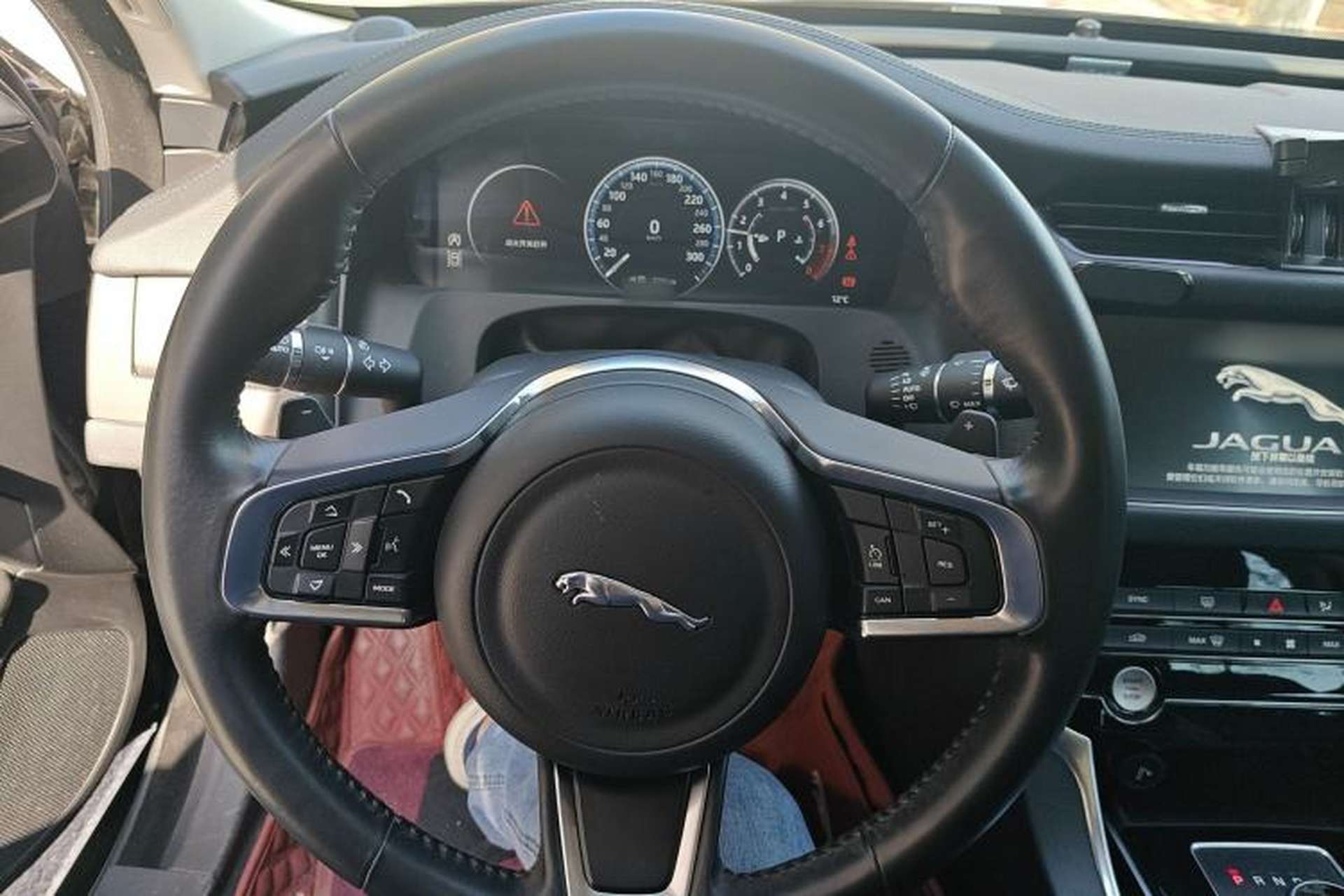 Used Jaguar XFL 2020 XFL 2.0T P200 Two-Wheel-Drive Rally Flag Edition Steering Wheel