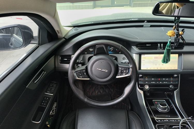 Used Jaguar XFL 2020 XFL 2.0T P200 Two-Wheel-Drive Elite Edition Steering Wheel
