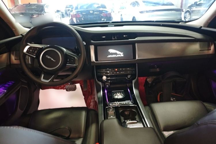 Used Jaguar XFL 2020 XFL 2.0T P200 Two-Wheel-Drive Elite Edition Center Console