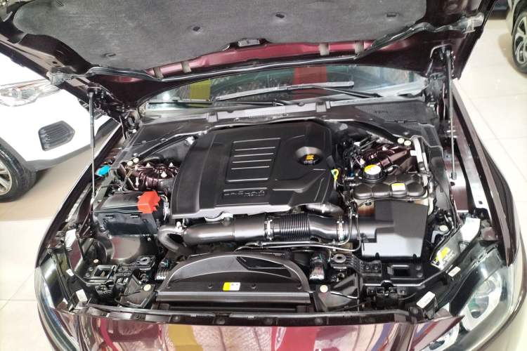 Used Jaguar XFL 2020 XFL 2.0T P200 Two-Wheel-Drive Elite Edition Engine Bay
