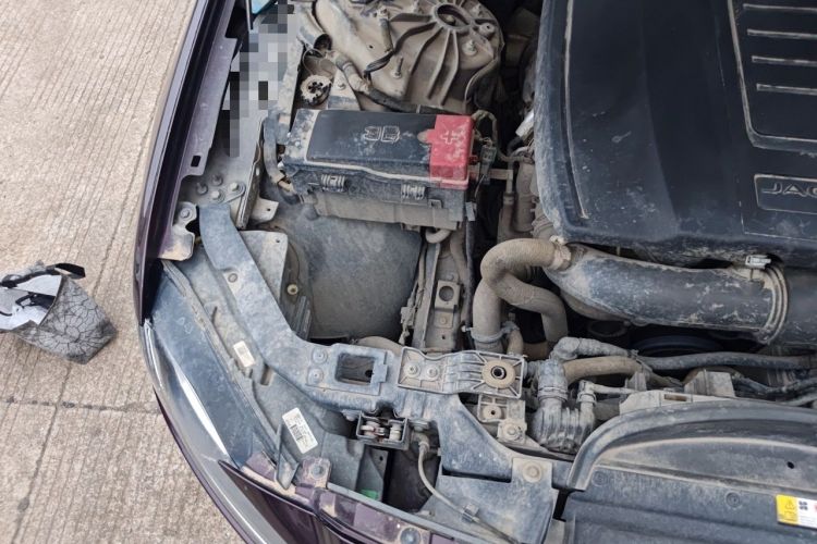 Used Jaguar XFL 2020 XFL 2.0T P200 Two-Wheel-Drive Elite Edition Engine Bay Right