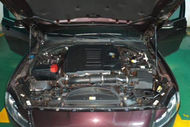 Used Jaguar XFL 2020 XFL 2.0T P200 Two-Wheel-Drive Elite Edition Engine Bay
