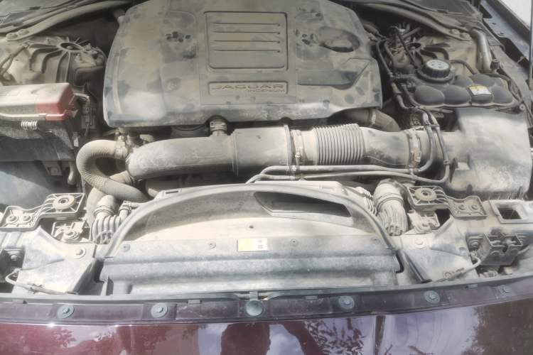 Used Jaguar XFL 2020 XFL 2.0T P200 Two-Wheel-Drive Rally Flag Edition Engine Bay