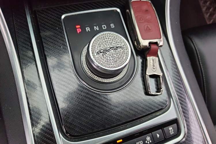 Used Jaguar XFL 2020 XFL 2.0T P200 Two-Wheel-Drive Elite Edition Gear Lever
