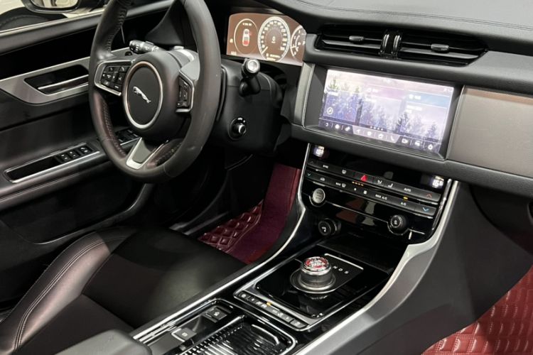 Used Jaguar XFL 2020 XFL 2.0T P200 Two-Wheel-Drive Elite Edition Interior 2