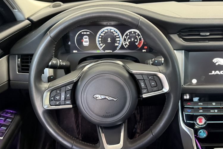 Used Jaguar XFL 2020 XFL 2.0T P200 Two-Wheel-Drive Elite Edition Interior 2