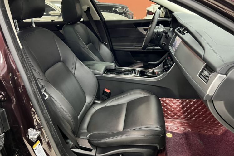 Used Jaguar XFL 2020 XFL 2.0T P200 Two-Wheel-Drive Elite Edition Interior 3