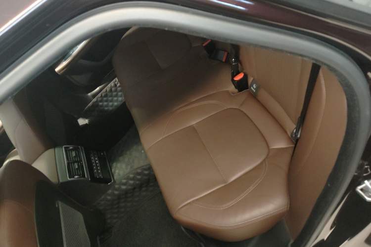 Used Jaguar XFL 2020 XFL 2.0T P250 Four-Wheel Drive Luxury Edition Interior 4