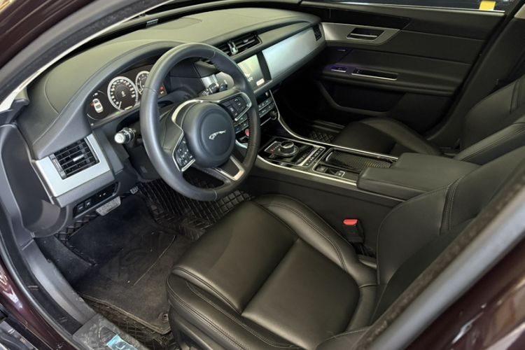 Used Jaguar XFL 2020 XFL 2.0T P200 Two-Wheel-Drive Elite Edition Interior 4