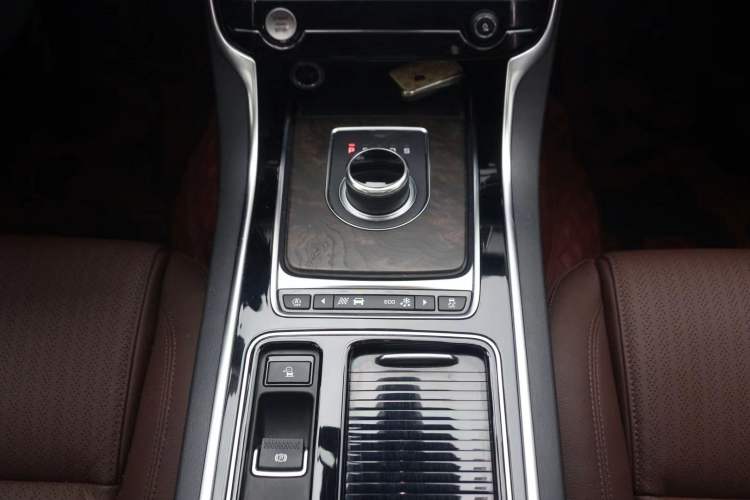 Used Jaguar XFL 2020 XFL 2.0T P250 Four-Wheel Drive Luxury Edition Interior 5