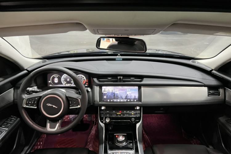 Used Jaguar XFL 2020 XFL 2.0T P200 Two-Wheel-Drive Elite Edition Interior 5