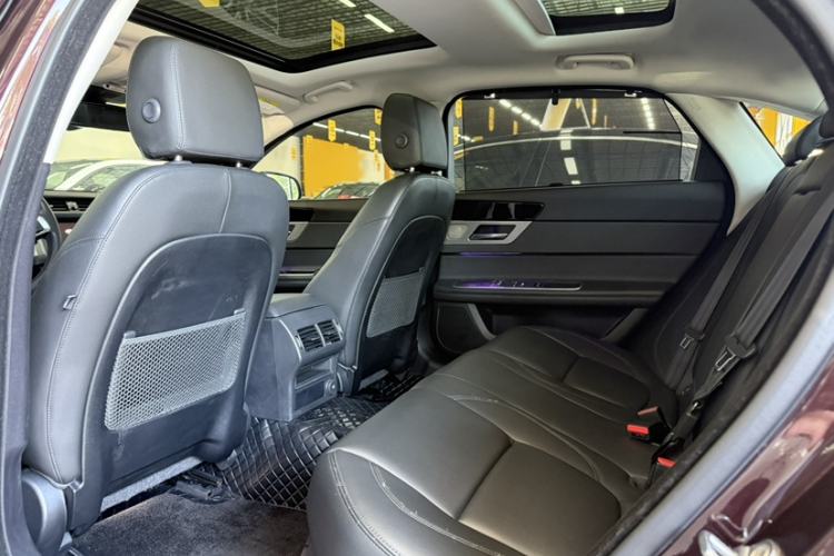 Used Jaguar XFL 2020 XFL 2.0T P200 Two-Wheel-Drive Elite Edition Interior 5
