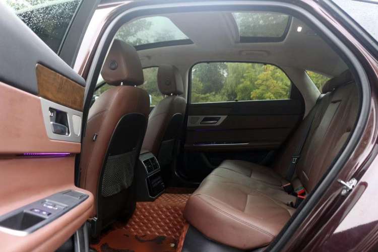 Used Jaguar XFL 2020 XFL 2.0T P250 Four-Wheel Drive Luxury Edition Interior 7