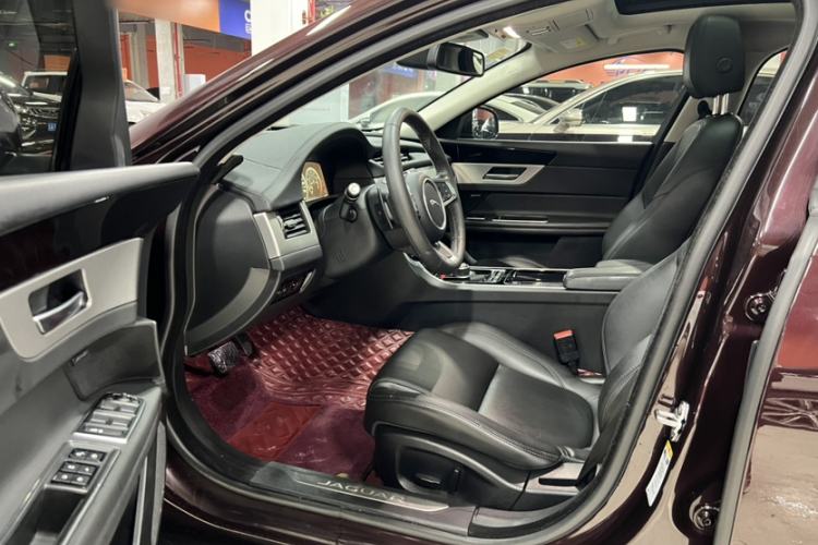 Used Jaguar XFL 2020 XFL 2.0T P200 Two-Wheel-Drive Elite Edition Interior 7