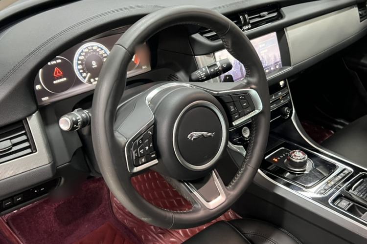 Used Jaguar XFL 2020 XFL 2.0T P200 Two-Wheel-Drive Elite Edition Interior 8