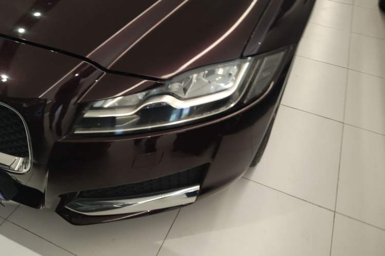 Used Jaguar XFL 2020 XFL 2.0T P250 Four-Wheel Drive Luxury Edition Left Front Headlight