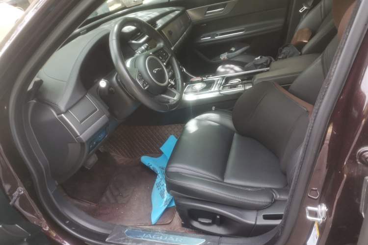 Used Jaguar XFL 2020 XFL 2.0T P200 Two-Wheel-Drive Rally Flag Edition Left Front Seat