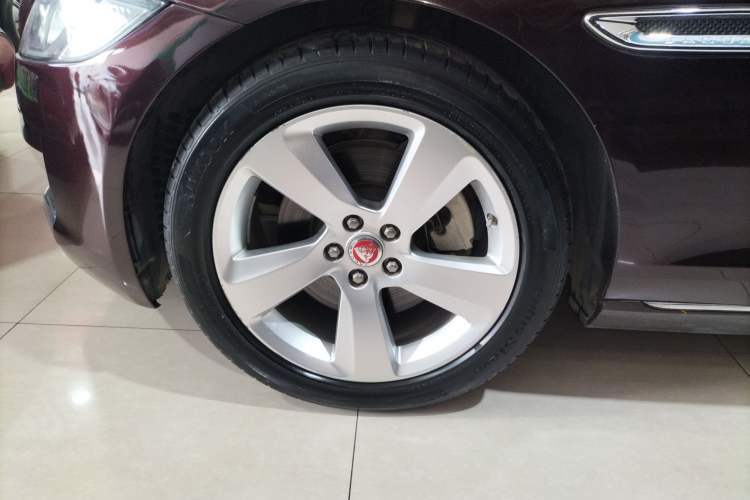 Used Jaguar XFL 2020 XFL 2.0T P200 Two-Wheel-Drive Elite Edition Left Front Wheel Hub