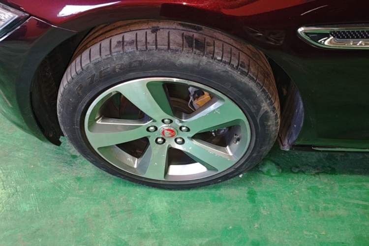 Used Jaguar XFL 2020 XFL 2.0T P200 Two-Wheel-Drive Elite Edition Left Front Wheel Hub