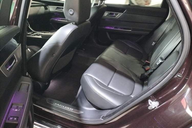 Used Jaguar XFL 2020 XFL 2.0T P200 Two-Wheel-Drive Elite Edition Left Rear Seat