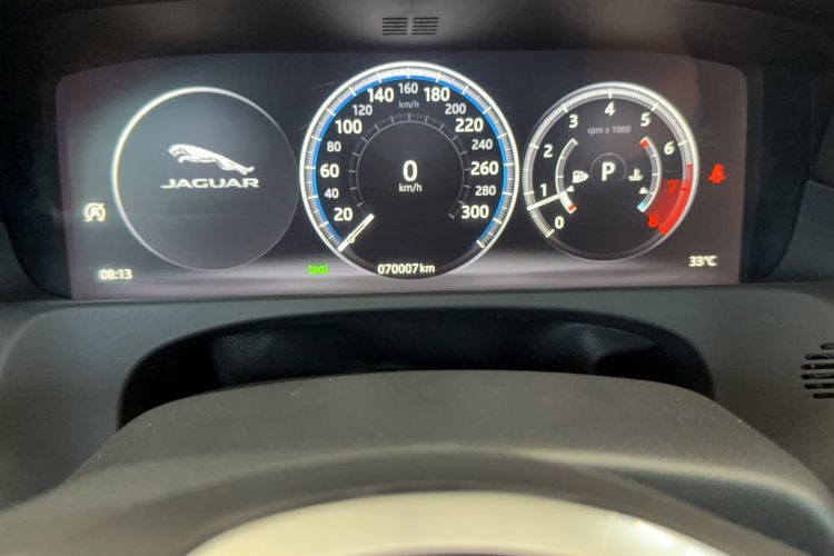 Used Jaguar XFL 2020 XFL 2.0T P200 Two-Wheel-Drive Elite Edition Odometer Close Up