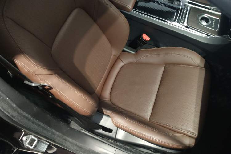 Used Jaguar XFL 2020 XFL 2.0T P250 Four-Wheel Drive Luxury Edition Right Front Seat