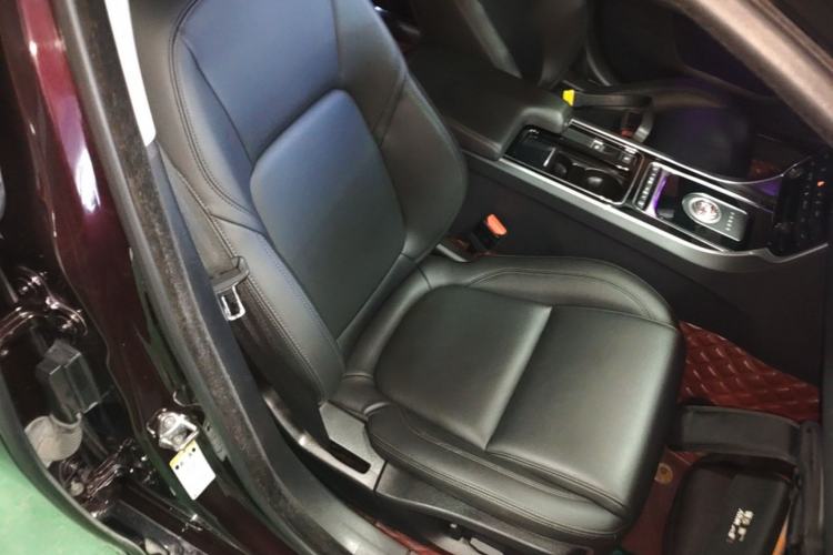 Used Jaguar XFL 2020 XFL 2.0T P200 Two-Wheel-Drive Elite Edition Right Front Seat