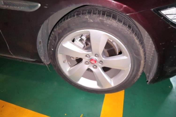 Used Jaguar XFL 2020 XFL 2.0T P200 Two-Wheel-Drive Elite Edition Right Front Wheel Hub