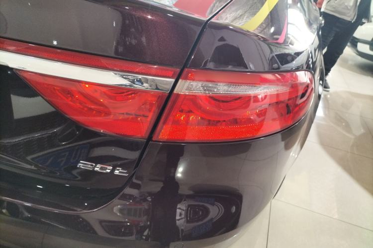 Used Jaguar XFL 2020 XFL 2.0T P200 Two-Wheel-Drive Elite Edition Right Rear Taillight