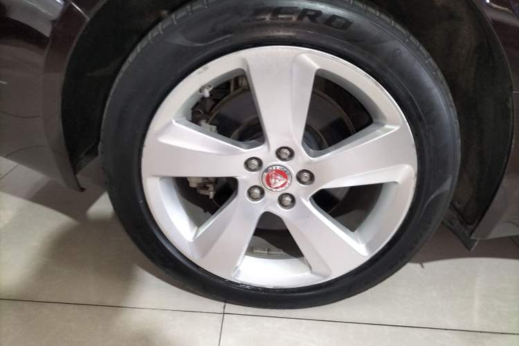 Used Jaguar XFL 2020 XFL 2.0T P200 Two-Wheel-Drive Elite Edition Right Rear Wheel Hub