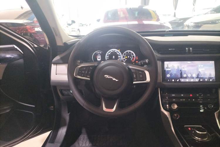 Used Jaguar XFL 2020 XFL 2.0T P200 Two-Wheel-Drive Elite Edition Steering Wheel