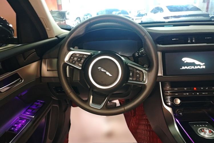 Used Jaguar XFL 2020 XFL 2.0T P200 Two-Wheel-Drive Elite Edition Steering Wheel