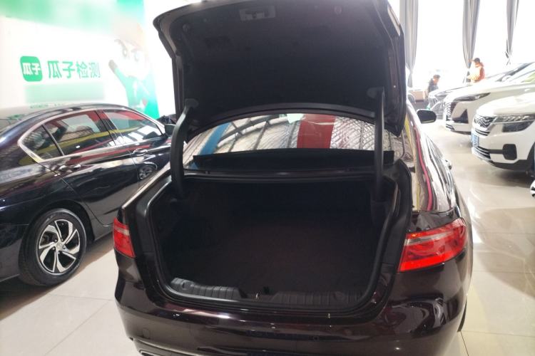 Used Jaguar XFL 2020 XFL 2.0T P200 Two-Wheel-Drive Elite Edition Trunk