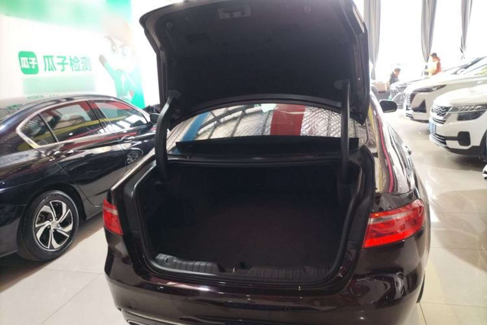 Used Jaguar XFL 2020 XFL 2.0T P200 Two-Wheel-Drive Elite Edition Trunk