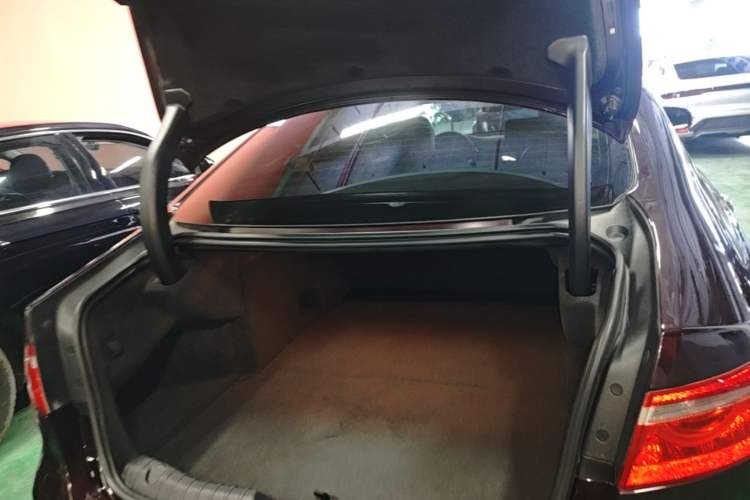 Used Jaguar XFL 2020 XFL 2.0T P200 Two-Wheel-Drive Elite Edition Trunk