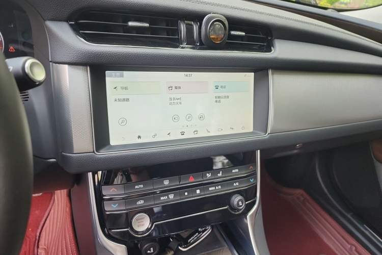Used Jaguar XFL 2020 XFL 2.0T P250 Four-Wheel Drive Luxury Edition Audio And AC Panel
