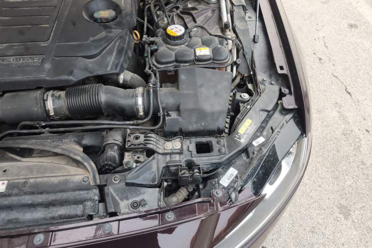 Used Jaguar XFL 2020 XFL 2.0T P200 Two-Wheel-Drive Elite Edition Engine Bay Left