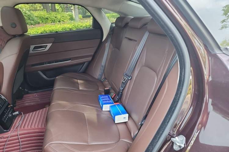 Used Jaguar XFL 2020 XFL 2.0T P250 Four-Wheel Drive Luxury Edition Left Rear Seat