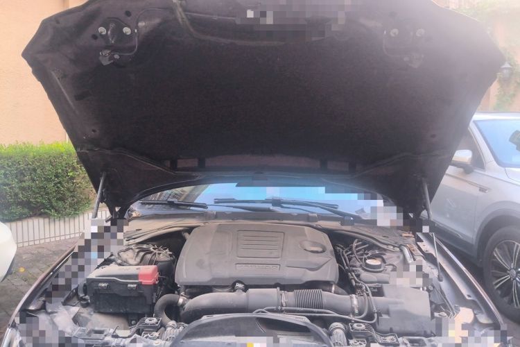Used Jaguar XFL 2020 XFL 2.0T P200 Two-Wheel-Drive Rally Flag Edition Engine Bay